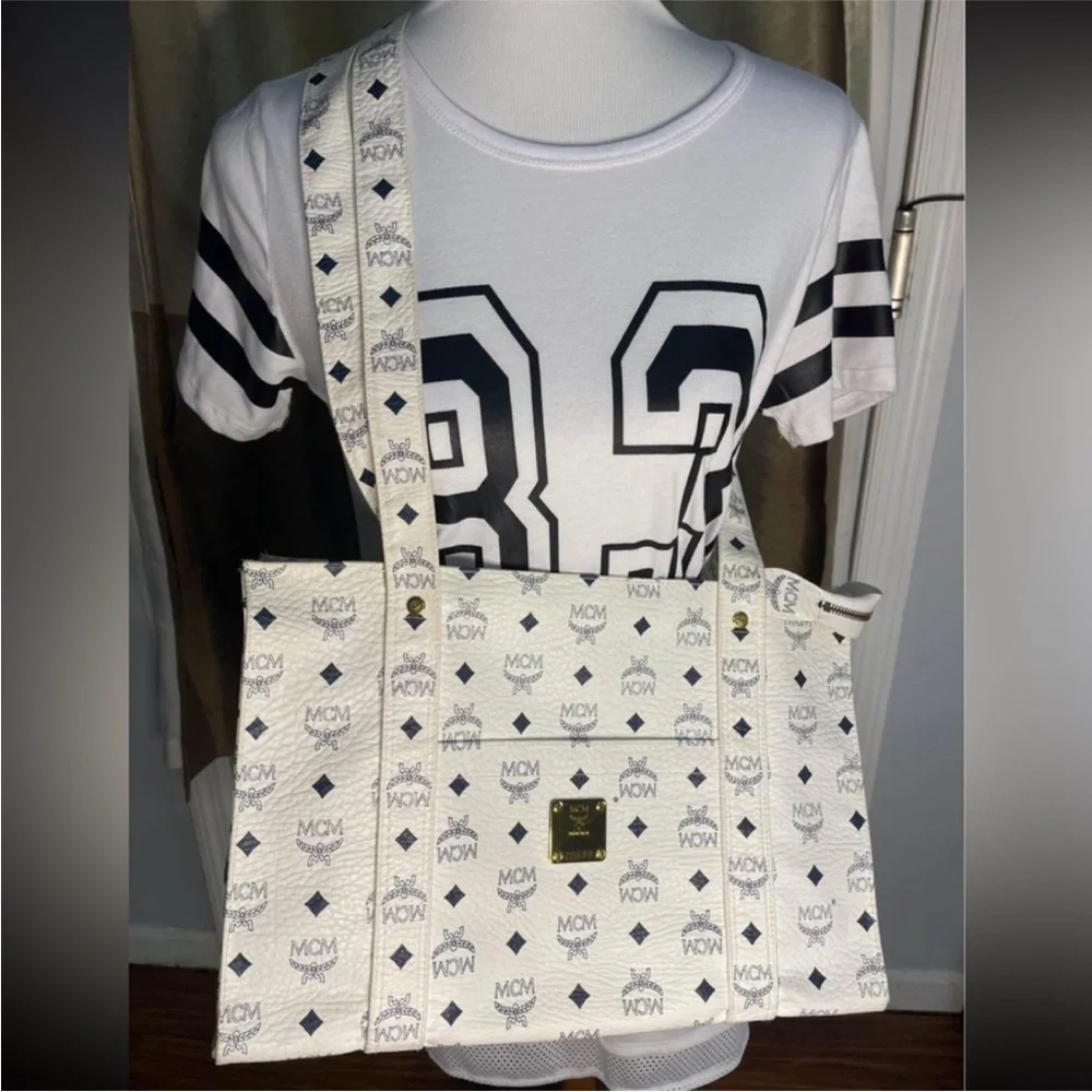 MCM Ivory and Ebony Tote Bag - Picture 7 of 12